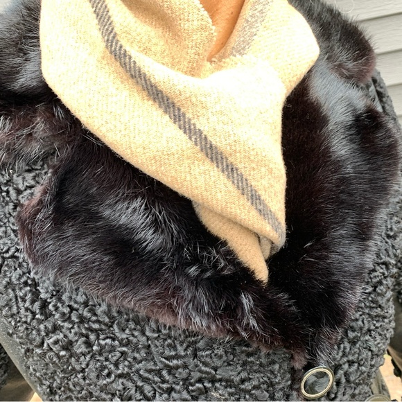 Vintage, Black Double-Breasted Persian Lamb Coat w/ Mink Collar&leather detail. - Picture 11 of 13